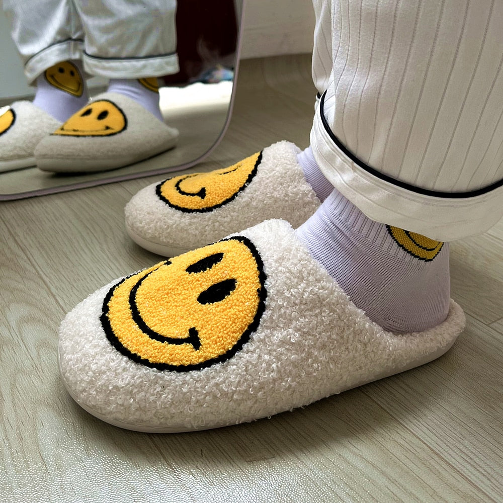 נעלי בית סמיילי עם גרביים מתנה